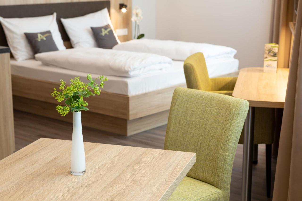 Klein-Winternheim Aparthotel Am Pfaffenstein المظهر الخارجي الصورة